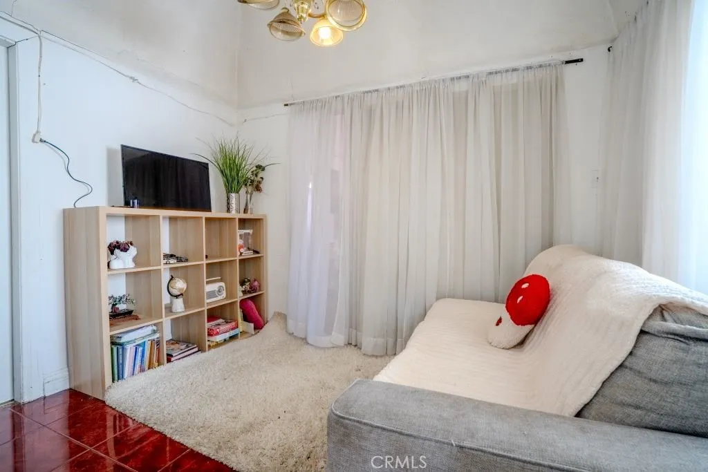 628 E 76th Place, Los Angeles, California 90001 home-pic-2